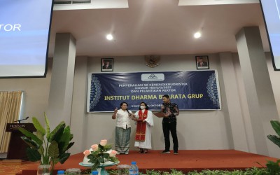 Dwi Kartika Prananingrum Jabat Rektor Pertama Institut Dharma Bharata Grup Kendari